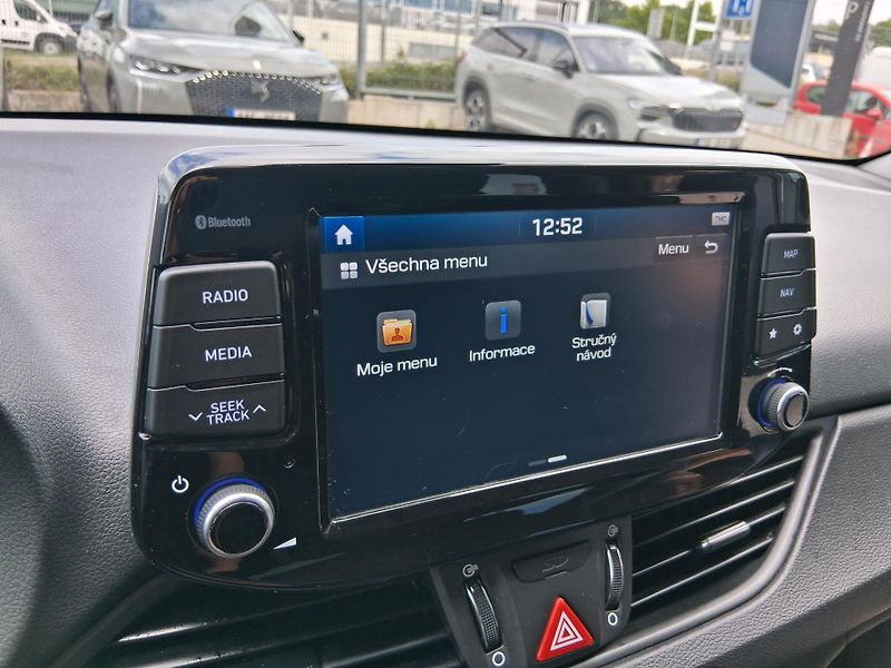 Hyundai i30 STYLE NAVI 1.4 T-GDi 103 kW - fotka 18 z 30
