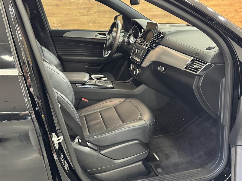 Mercedes-Benz GLE 350d AMG LINIE MULTIBEAM - fotka 18 z 20