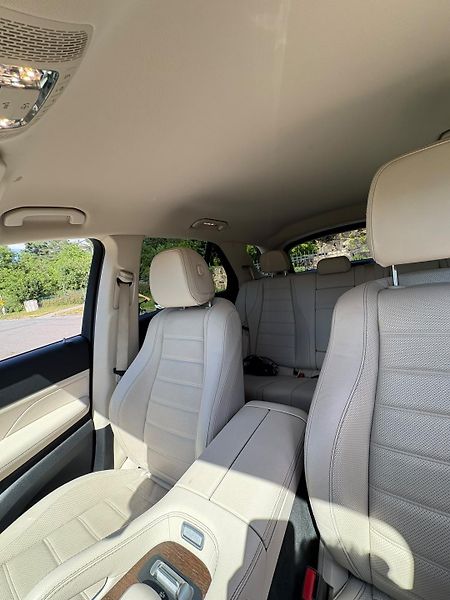 Mercedes-Benz GLE (2021) 300e - fotka 7 z 26