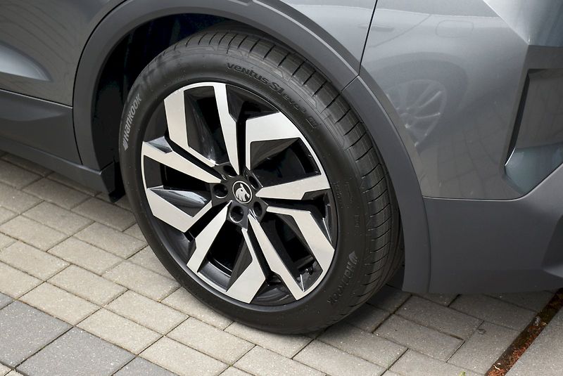 Škoda Elroq (2026) Sportline 85 - fotka 18 z 35