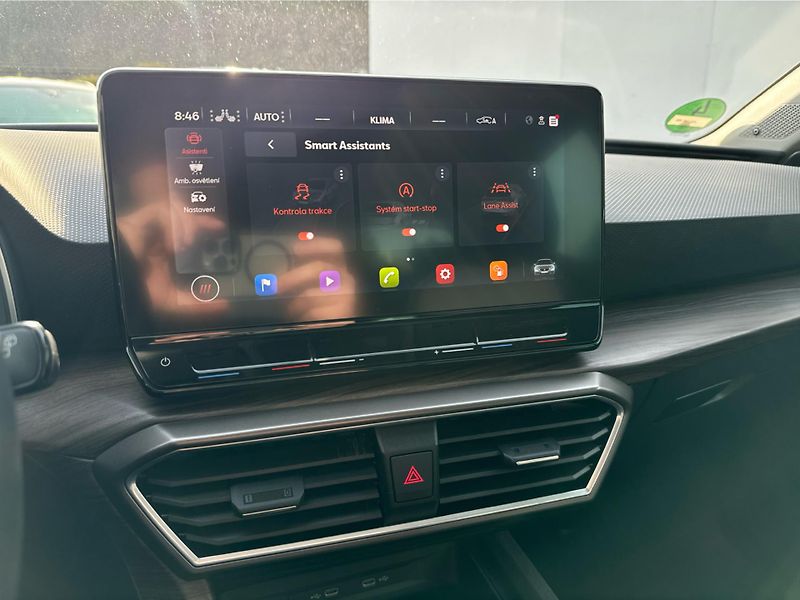 Seat Leon Xcellence 1.5 eTSI 110 kW DSG - fotka 16 z 21
