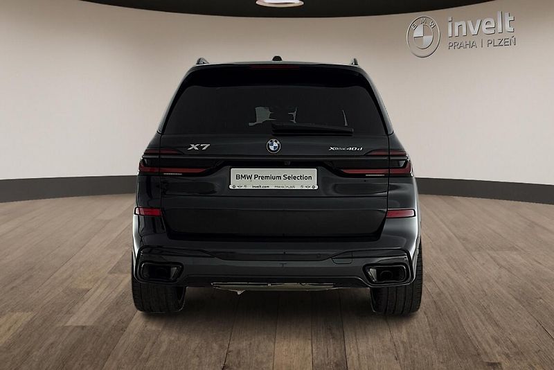 BMW X7 xDrive40d - fotka 4 z 30