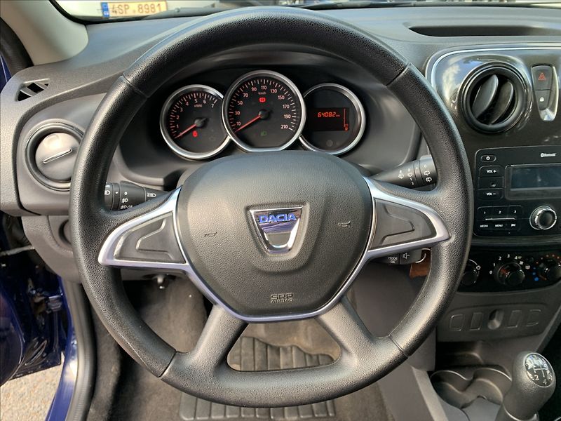 Dacia Logan 1,0 SCe ČR - fotka 10 z 17