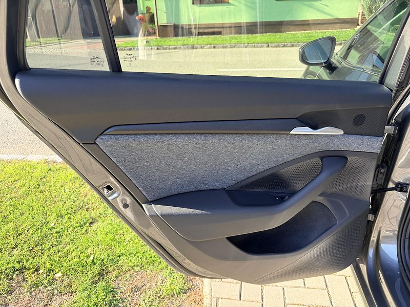 Škoda Superb SELECTION 2.0TDI 110KW DSG LED - fotka 56 z 68