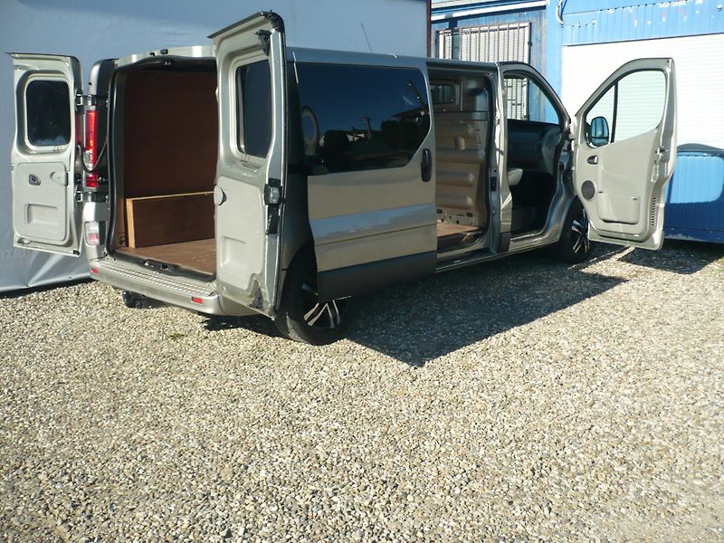 Opel Vivaro 2.5DCI 107Kw Long Klima - fotka 18 z 26