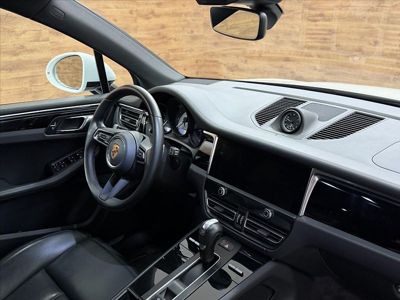 Porsche Macan S ZÁRUKA VZDUCH PANO BOSE - fotka 23 z 25