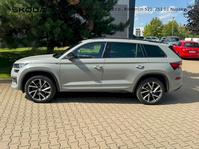 Škoda Kodiaq (2023) SPORTLINE EXCLUSIVE 2.0TSI 140 - fotka 3 z 27