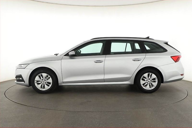 Škoda Octavia (2023) Ambition 2.0 TDI, ČR,1.maj - fotka 3 z 19