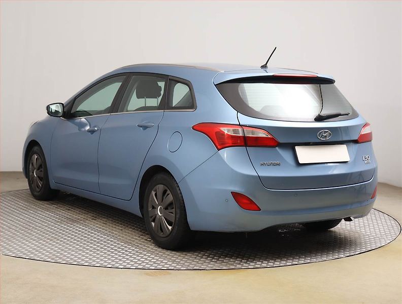 Hyundai i30 (2015) 1.6 CRDi, Serv.kniha, Tempomat - fotka 4 z 16