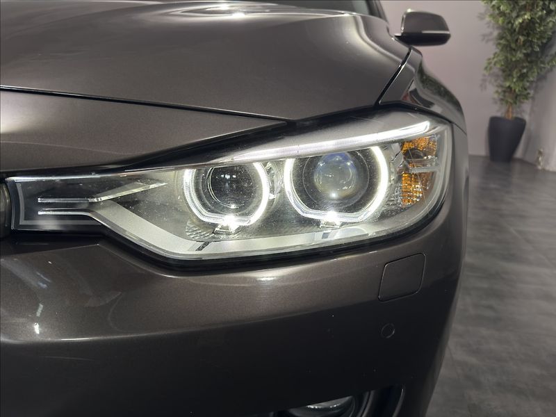 BMW Řada 3 2,0   320i 135KW BI-XEN KŮŽE T - fotka 42 z 46