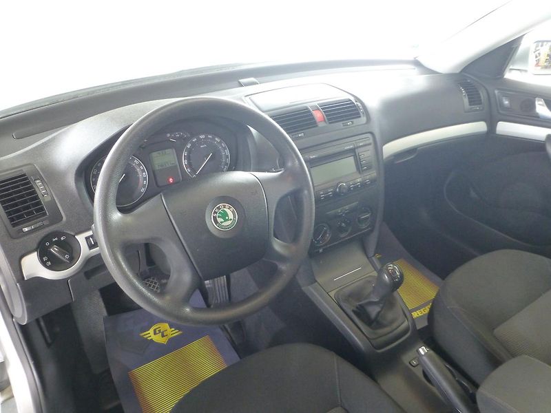 Škoda Octavia (2006) 1,6I-75KW**KLIMA**ALU****TAŽNÉ - fotka 11 z 27