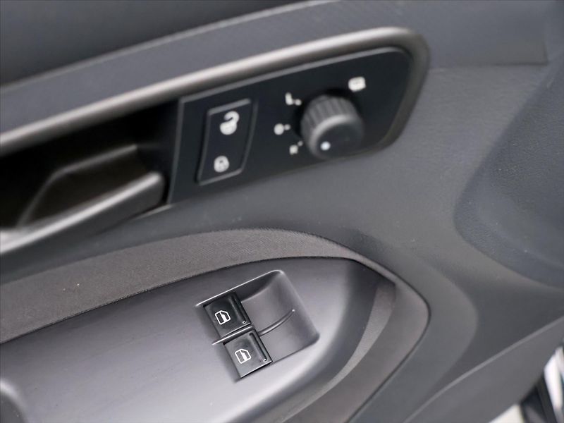 Volkswagen Caddy 1,6 TDI 75kW DSG Tažné Serv.Kn - fotka 15 z 34