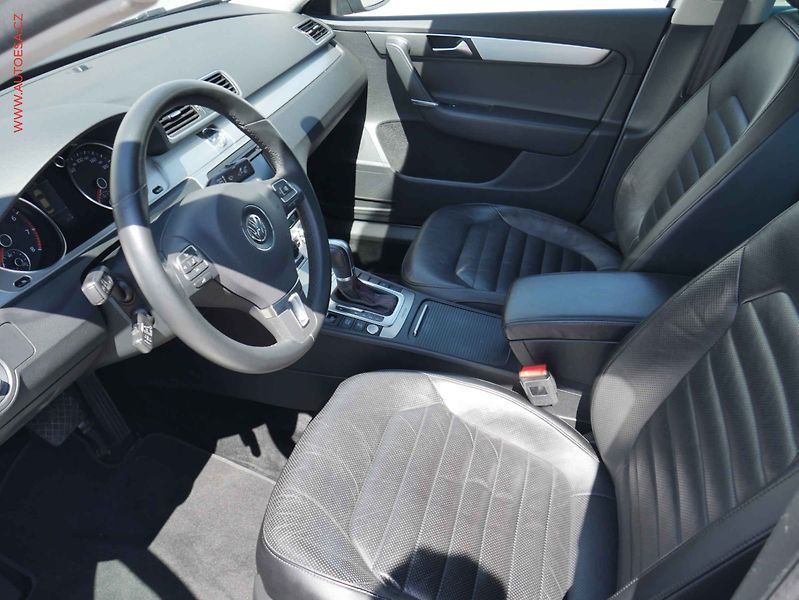 Volkswagen Passat (2012) 3.6 V6 4Motion, 1.maj,ČR - fotka 9 z 14