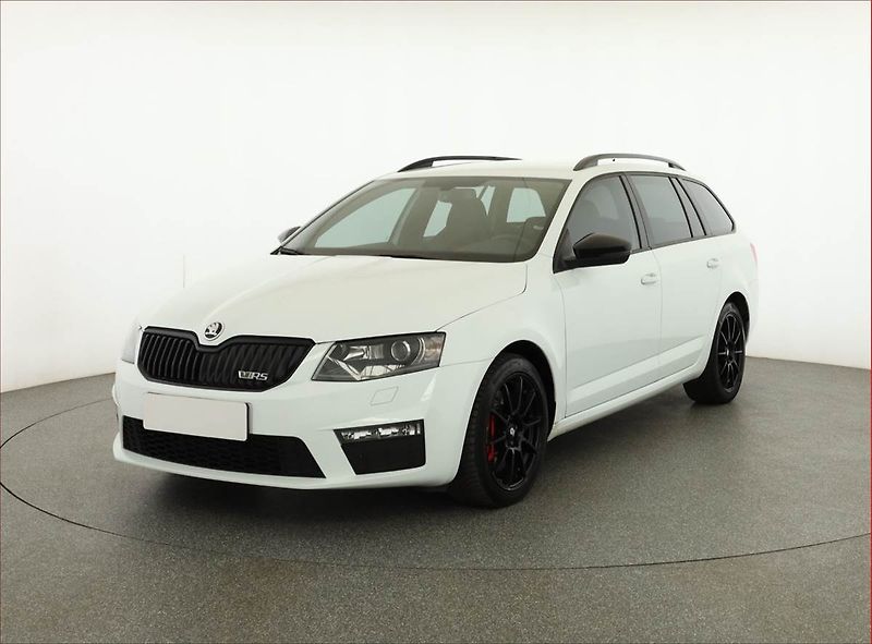 Škoda Octavia (2015) RS 2.0 TSI, Automat, ČR,1.maj - fotka 2 z 18