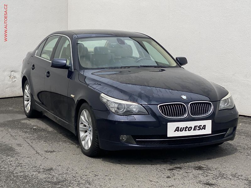 BMW Řada 5 (2007) 4.0i 540i, AT, bixen, kůže - fotografie inzerátu