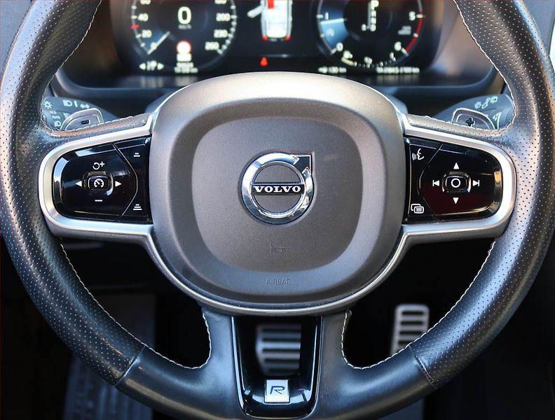Volvo XC90 (2017) R-Design D5 AWD - fotka 16 z 26