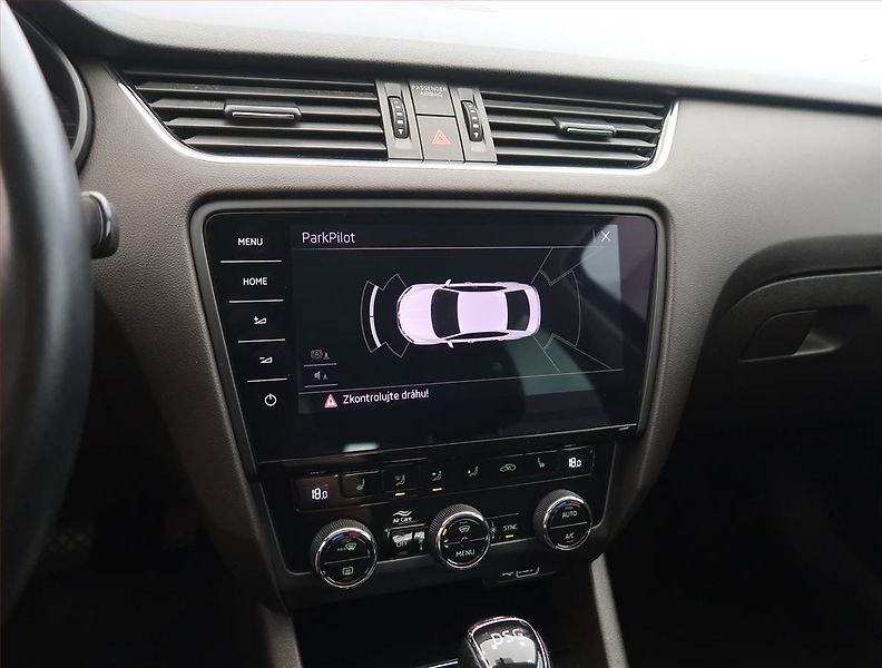 Škoda Octavia (2018) Laurin&Klement 2.0 TDI - fotka 20 z 31