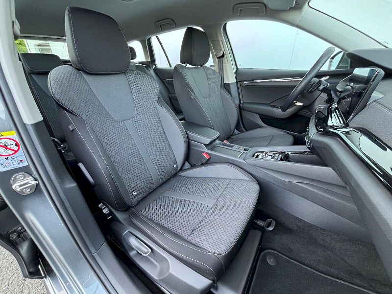 Škoda Octavia (2023) 1.5 TSI 110kW DSG Style Plus - fotka 30 z 35