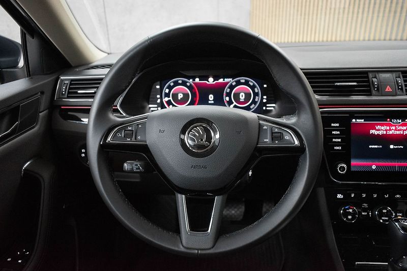 Škoda Superb 2.0 TDI L&K*2xKOLA*DSG*ACC*ČR* - fotka 21 z 42