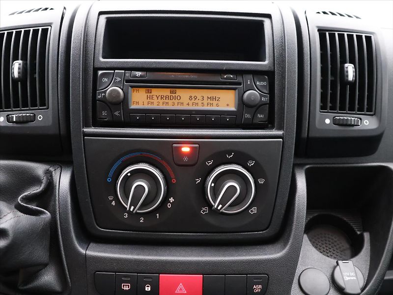 Citroën Jumper 2,2 140 BlueHDi Plus Klima - fotka 15 z 23