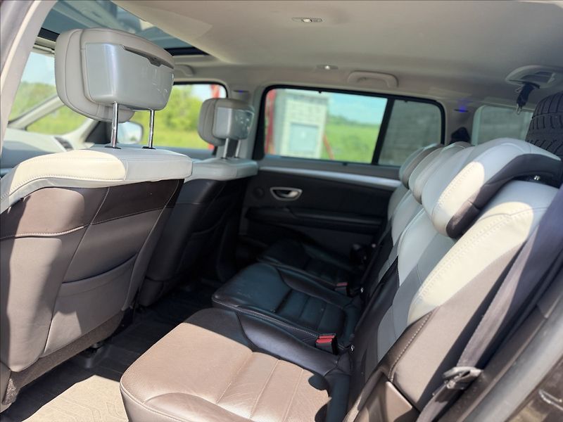 Renault Espace 1,6 147kW a/t INITIALE PARIS - fotka 18 z 31
