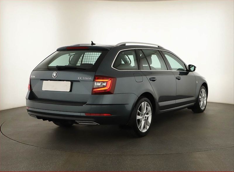 Škoda Octavia (2017) 1.6 TDI, Navi, Tempomat - fotka 5 z 14
