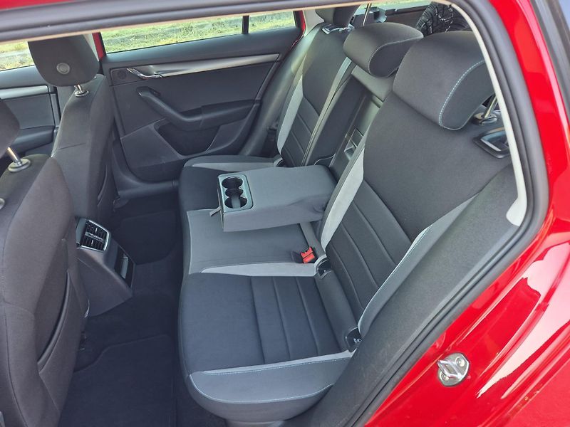 Škoda Octavia (2017) 2.0 TDI 110 kW DSG - fotka 26 z 35