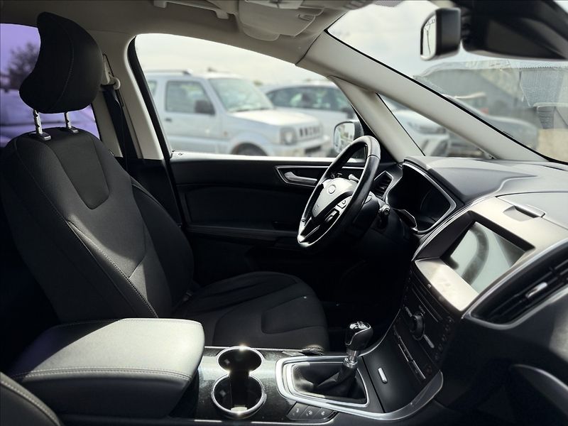 Ford S-MAX 2,0 TDCI 110kW NAVI +SADA KOL - fotka 25 z 27