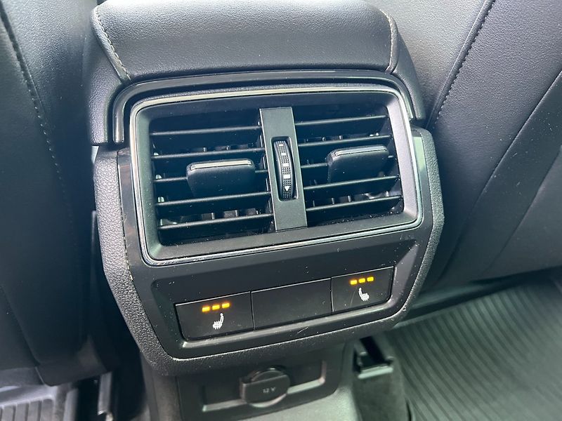 Škoda Karoq (2022) 2.0TDi Style+! Tažné! ČR+1.maj - fotka 20 z 42