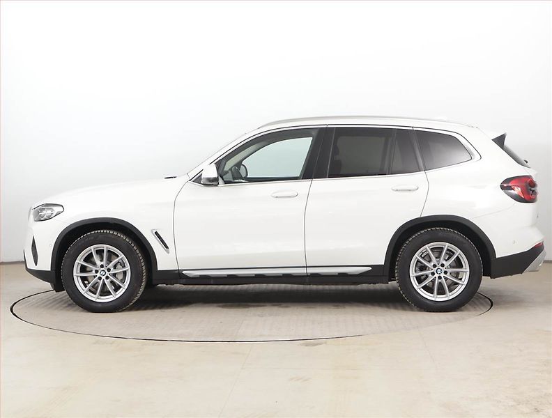 BMW X3 (2023) xDrive30i - fotka 3 z 32