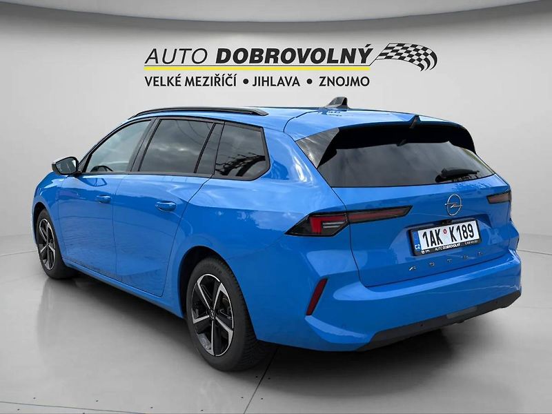 Opel Astra Edition ST 1.2 TURBO (96kW/130 - fotka 5 z 23