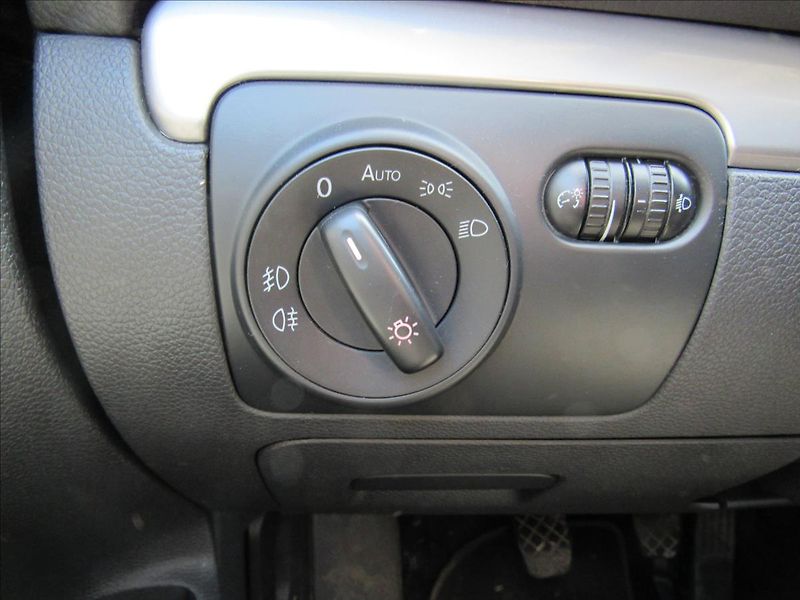 Volkswagen Golf 1,6 TDi 77kW Variant - fotka 20 z 29