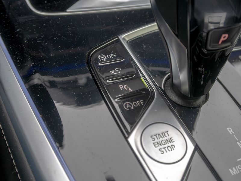 BMW X7 (2019) ČR 3.0i 250KW 7sed – INDIVIDUÁ - fotka 30 z 59