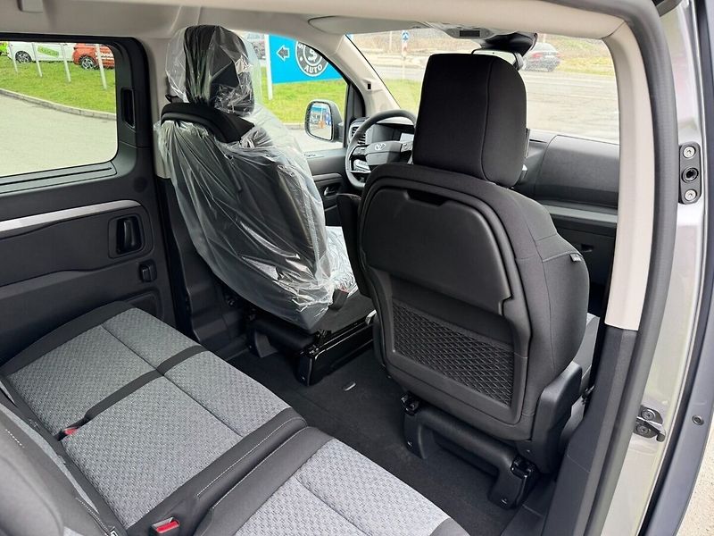 Toyota ProAce Verso L1 2.2D MAN6 Business Comfort - fotka 7 z 8