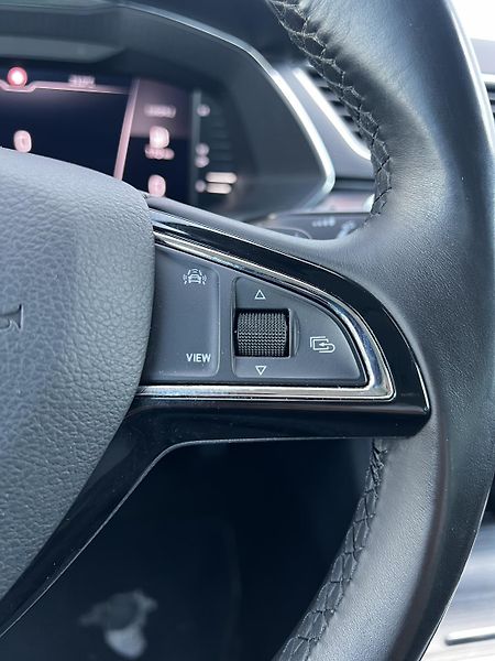 Škoda Superb 1.5TSI DSG Style 1.Maj DPH TZ - fotka 13 z 26