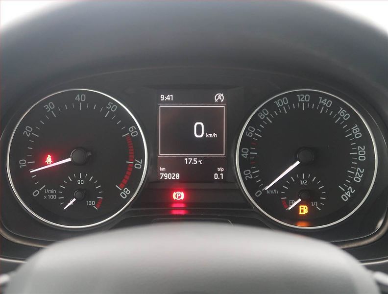 Škoda Fabia (2015) 1.2 TSI, Serv.kniha, Tempomat - fotka 11 z 14
