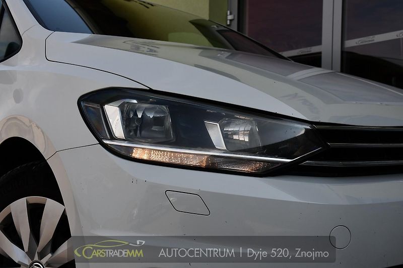 Volkswagen Touran 1.6TDi DSG  - fotka 47 z 48
