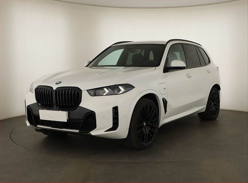BMW X5 (2025) xDrive50e, M PAKET, 50e - fotka 2 z 22