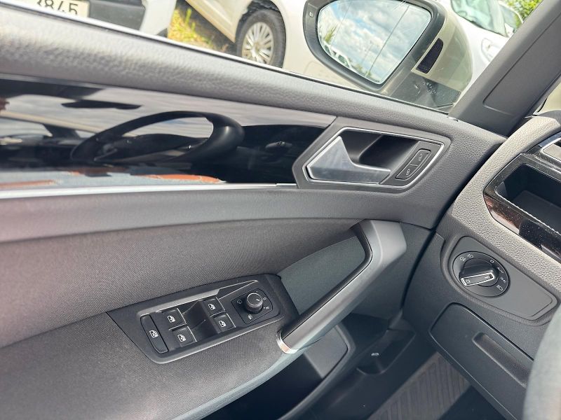 Volkswagen Touran (2023) HIGHLINE 1.5TSI 110kW DSG CZ - fotka 11 z 11