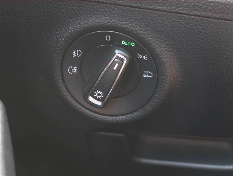 Škoda Superb (2018) Style 2.0 TDI, Automat - fotka 17 z 26