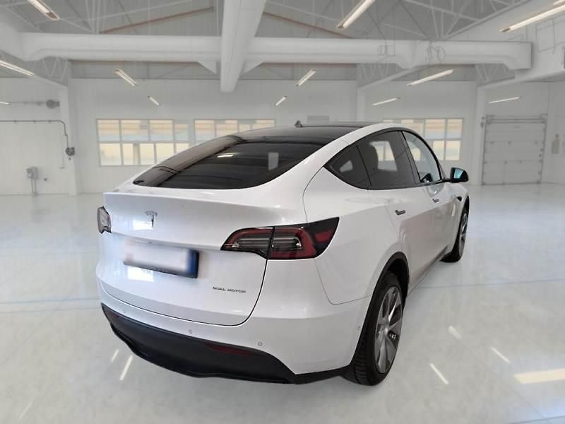 Tesla Model Y (2022) AWD Long Range    PŘIPRAVUJEME - fotka 4 z 11