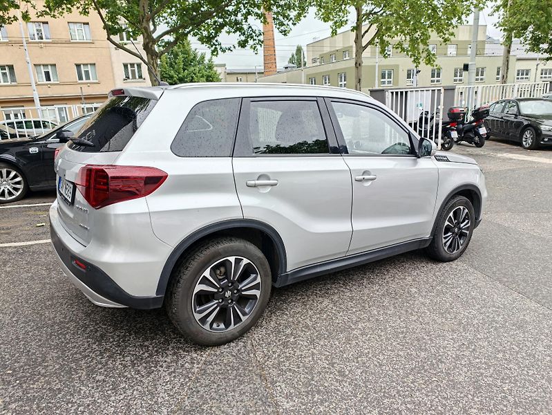 Suzuki Vitara 1,4T Aut. Elegance 4x4 - fotka 6 z 30