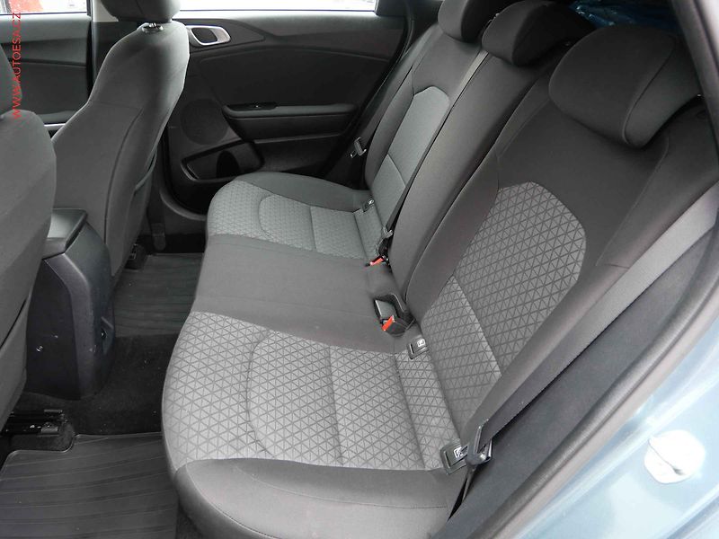 Kia Ceed (2024) 1.5 TGDi, 1.maj,ČR, AC - fotka 10 z 25