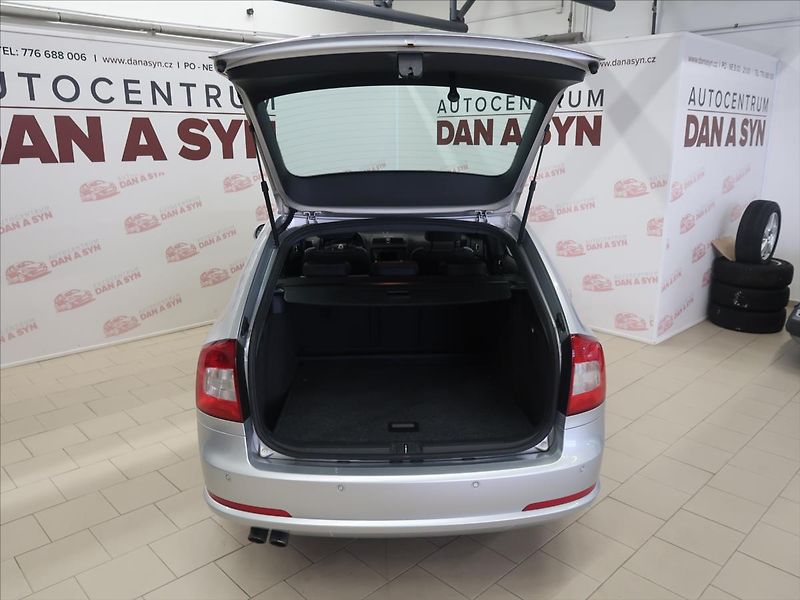 Škoda Octavia 2,0 TDI CR RS nezávislé topení - fotka 7 z 29