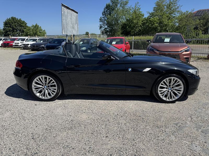 BMW Z4 (2009) 3.0i 190kw Kabrio REZERVACE - fotka 8 z 28