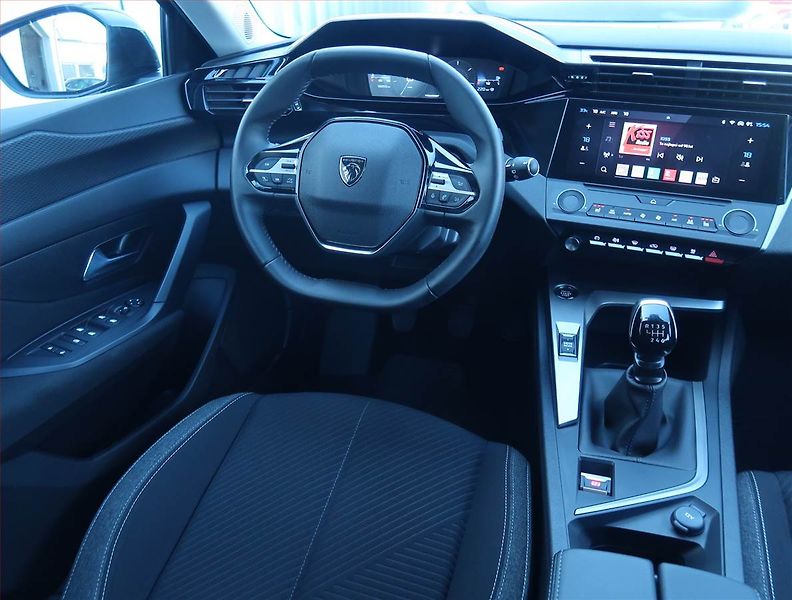 Peugeot 308 (2024) Active 1.2 PureTech, ČR,1.maj - fotka 7 z 17