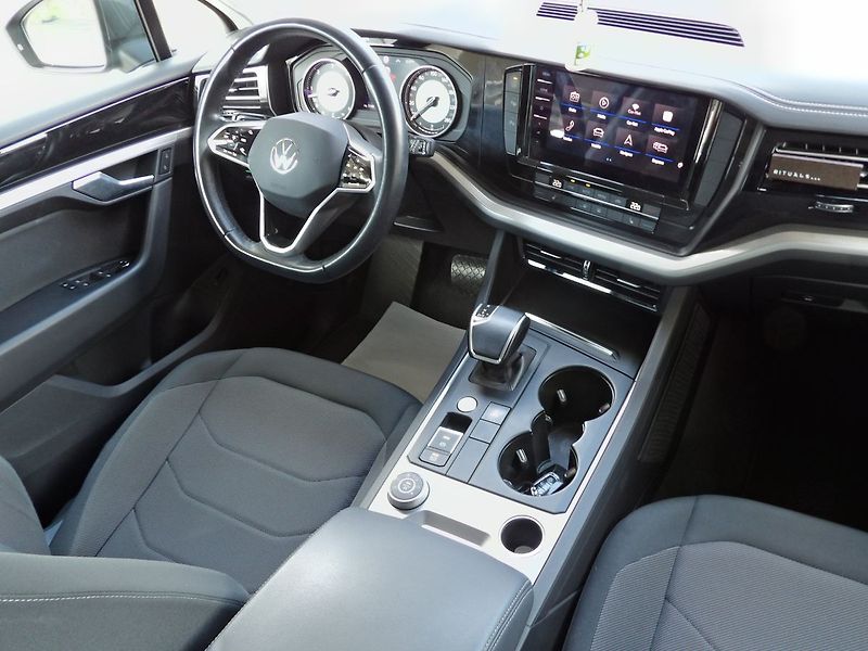 Volkswagen Touareg 3.0TDI V6 8°AT 4x4 Tažné ČR - fotka 24 z 35