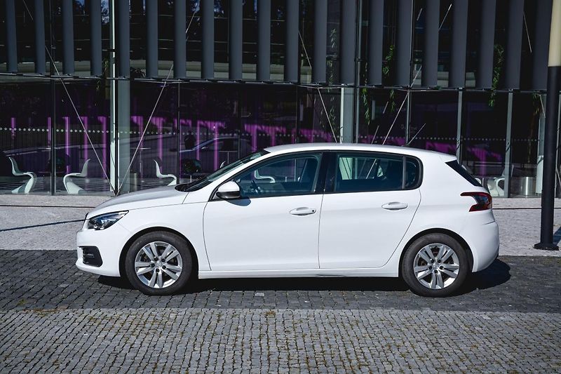 Peugeot 308 Active 1.5 Bluehdi S&s 1 MAJ Z - fotka 2 z 25