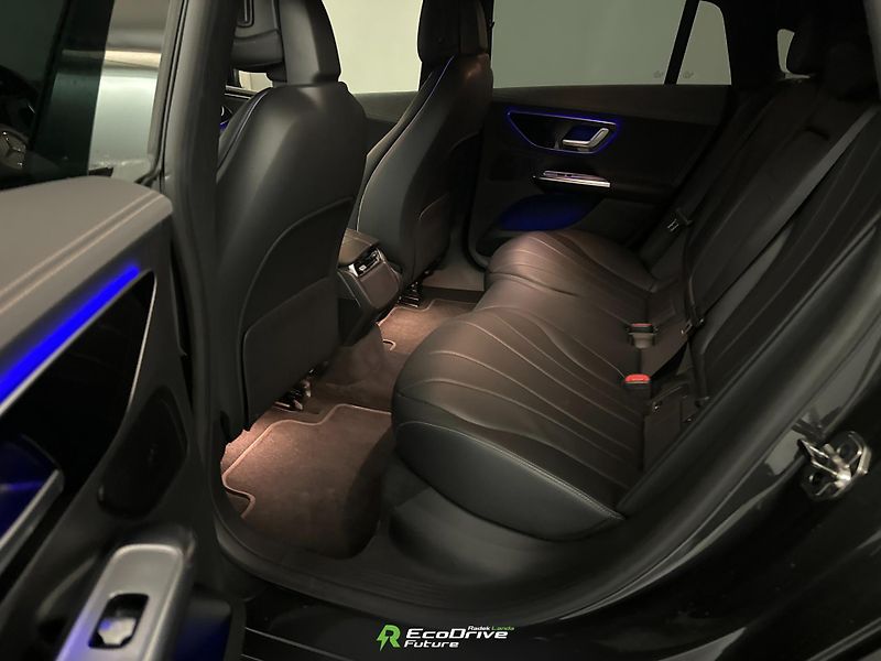 Mercedes-Benz EQE (2023) Electric Art, Panorama - fotka 12 z 13