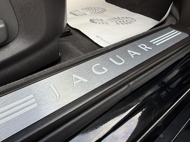 Jaguar XF 3,0 V6 Diesel Lux Automat - fotka 25 z 40